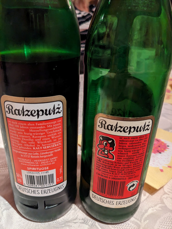 Ratzeputz alte und neue Flasche von hinten